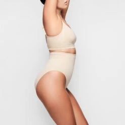 SEAMLESS SCULPT BRALETTE | CLAY -SWIMwear Sale Store SH BRA 0012 CLA C SD 6ad567c5 fcce 48ea bad1 bba9800a997e