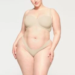 FITS EVERYBODY STRAPLESS BRA | SAND -SWIMwear Sale Store SKIMS BRA BA BAN 3151 KC SND 0004 FR