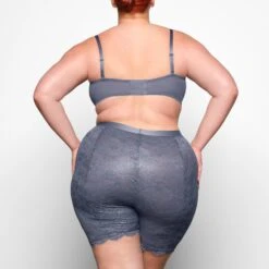 SKIMS LACE BANDEAU | THUNDER 17 SKIMS LACE BANDEAU | THUNDER -SWIMwear Sale Store SKIMS BRA BR BND 2135 ZB THG 0014