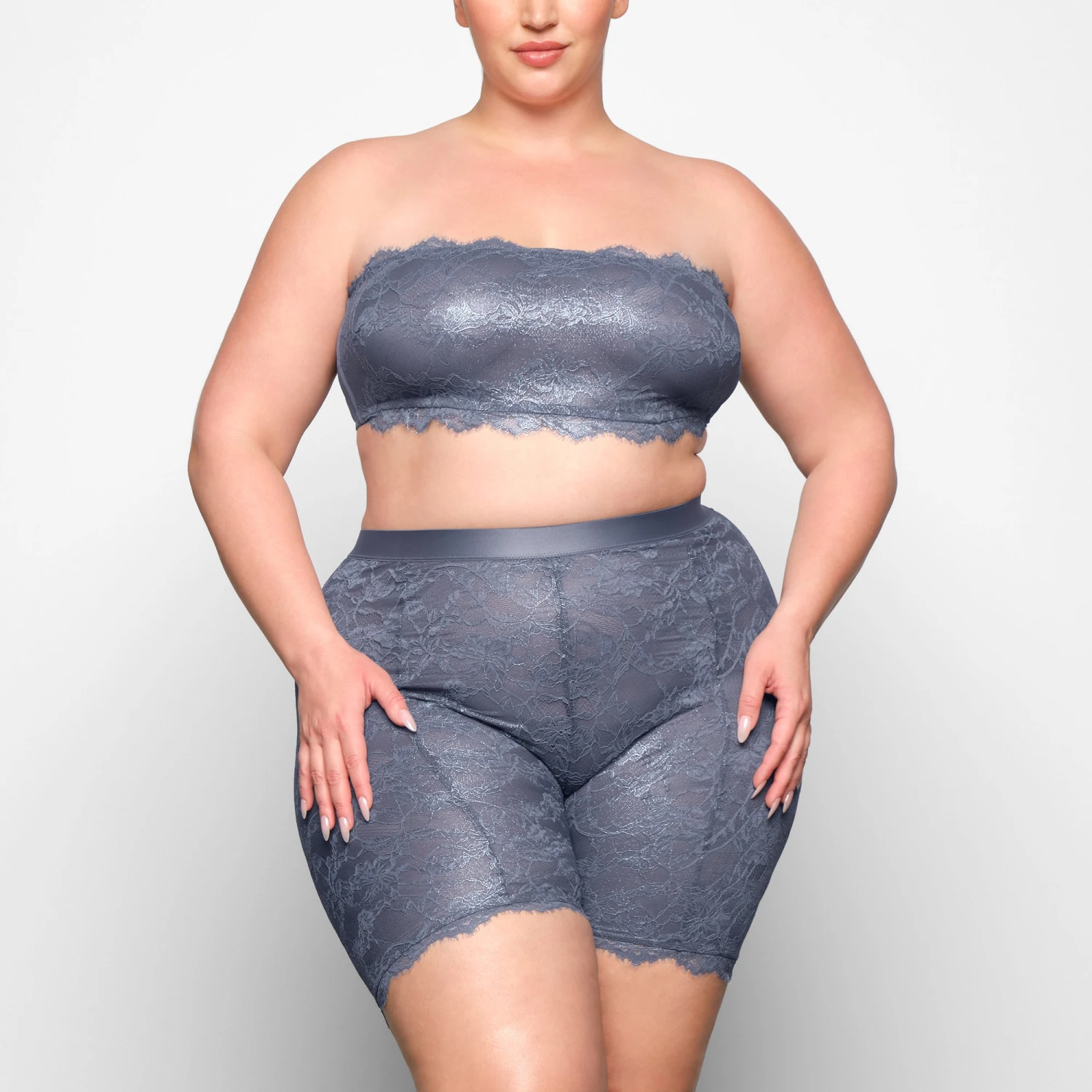 SKIMS LACE BANDEAU | THUNDER 4 SKIMS LACE BANDEAU | THUNDER - Image 2