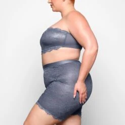 SKIMS LACE BANDEAU | THUNDER 13 SKIMS LACE BANDEAU | THUNDER -SWIMwear Sale Store SKIMS BRA BR BND 2135 ZB THG 0023