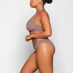 NAKED PLUNGE BRA | UMBER 10 NAKED PLUNGE BRA | UMBER -SWIMwear Sale Store SKIMS BRA BR PLG 1885 VA UMB 0008 SD