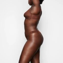 ULTRA FINE MESH TRIANGLE BRALETTE | MAHOGANY -SWIMwear Sale Store SKIMS BRA BR TRI 2022 RA MHG 024 SD