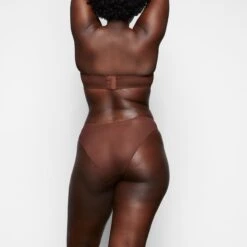 ULTRA FINE MESH STRAPLESS BRA | MAHOGANY 14 ULTRA FINE MESH STRAPLESS BRA | MAHOGANY -SWIMwear Sale Store SKIMS BRA BR UWR 2209 RA MHG 031 BK