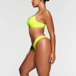 FITS EVERYBODY T-SHIRT BRA | GREEN HIGHLIGHTER -SWIMwear Sale Store SKIMS BRA BR UWR 2294 NA GRH 011