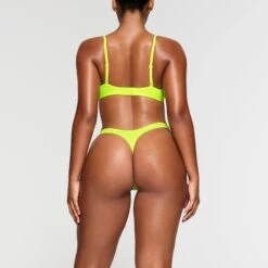 FITS EVERYBODY T-SHIRT BRA | GREEN HIGHLIGHTER -SWIMwear Sale Store SKIMS BRA BR UWR 2294 NA GRH 016