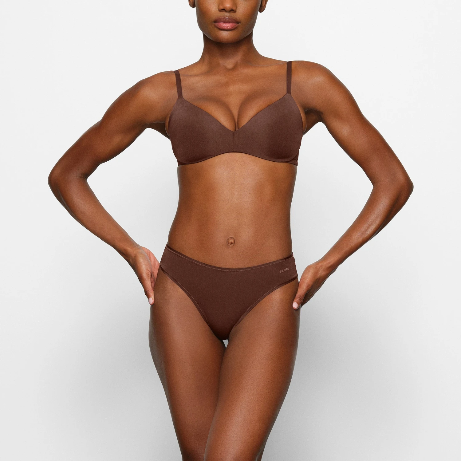 WIRELESS FORM PUSH-UP PLUNGE BRA | COCOA 4 WIRELESS FORM PUSH-UP PLUNGE BRA | COCOA - Image 2