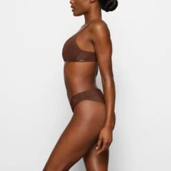 WIRELESS FORM PUSH-UP PLUNGE BRA | COCOA 9 WIRELESS FORM PUSH-UP PLUNGE BRA | COCOA -SWIMwear Sale Store SKIMS BRA BR WRL 1891 CB COA 0006 SD 12a767a5 c45a 4265 afd2 36f22fe6c564