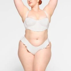 LOGO SHINE FLUTTER THONG | MARBLE -SWIMwear Sale Store SKIMS PANTY PN BIK 3650 LD MBL 0004 FR