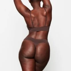 SOFT SMOOTHING THONG | COCOA 10 SOFT SMOOTHING THONG | COCOA -SWIMwear Sale Store SKIMS PANTY PN THG 1323 NA COA BK