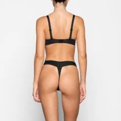 WEIGHTLESS THONG | ONYX 10 WEIGHTLESS THONG | ONYX -SWIMwear Sale Store SKIMS PANTY PN THG 2360 VC ONX 0010 BK