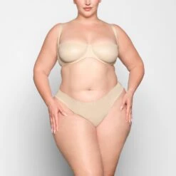 WEIGHTLESS THONG | SAND -SWIMwear Sale Store SKIMS PANTY PN THG 2360 VD SND 0002 FR