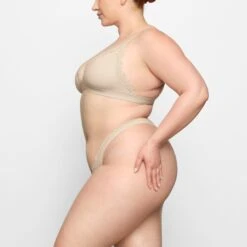 FITS EVERYBODY CORDED LACE DIPPED THONG | SAND -SWIMwear Sale Store SKIMS PANTY PN THG 4135 FC SND 0008 SD