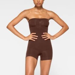 SEAMLESS SCULPT STRAPLESS SHORTIE BODYSUIT | COCOA -SWIMwear Sale Store SKIMS SHAPEWEAR BD MDT 2914 JA COA 0034 FR