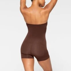 SEAMLESS SCULPT STRAPLESS SHORTIE BODYSUIT | COCOA -SWIMwear Sale Store SKIMS SHAPEWEAR BD MDT 2914 JA COA 0055 BK