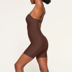 DEEP PLUNGE SHAPEWEAR MID THIGH BODYSUIT | COCOA -SWIMwear Sale Store SKIMS SHAPEWEAR BD MDT 2960 LB COA 0009