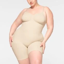 SEAMLESS SCULPT LOW BACK MID THIGH BODYSUIT | SAND -SWIMwear Sale Store SKIMS SHAPEWEAR BD MDT 3371 ID SND 0005 FR