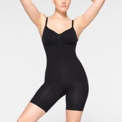 SEAMLESS SCULPT LOW BACK MID THIGH BODYSUIT | ONYX -SWIMwear Sale Store SKIMS SHAPEWEAR BD MDT 3371 IE ONX 0003 FR