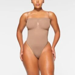 SEAMLESS SCULPT STRAPLESS THONG BODYSUIT | SIENNA 12 SEAMLESS SCULPT STRAPLESS THONG BODYSUIT | SIENNA -SWIMwear Sale Store SKIMS SHAPEWEAR BD THG 2913 IA SIE 0002 FR