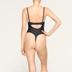DEEP PLUNGE SHAPEWEAR BODYSUIT | ONYX -SWIMwear Sale Store SKIMS SHAPEWEAR BD THG 2959 LC ONX 0017
