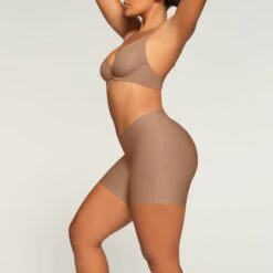LOW RISE DIPPED SHAPEWEAR SHORT | SIENNA -SWIMwear Sale Store SKIMS SHAPEWEAR BO SHO 2957 MA SIE 1243