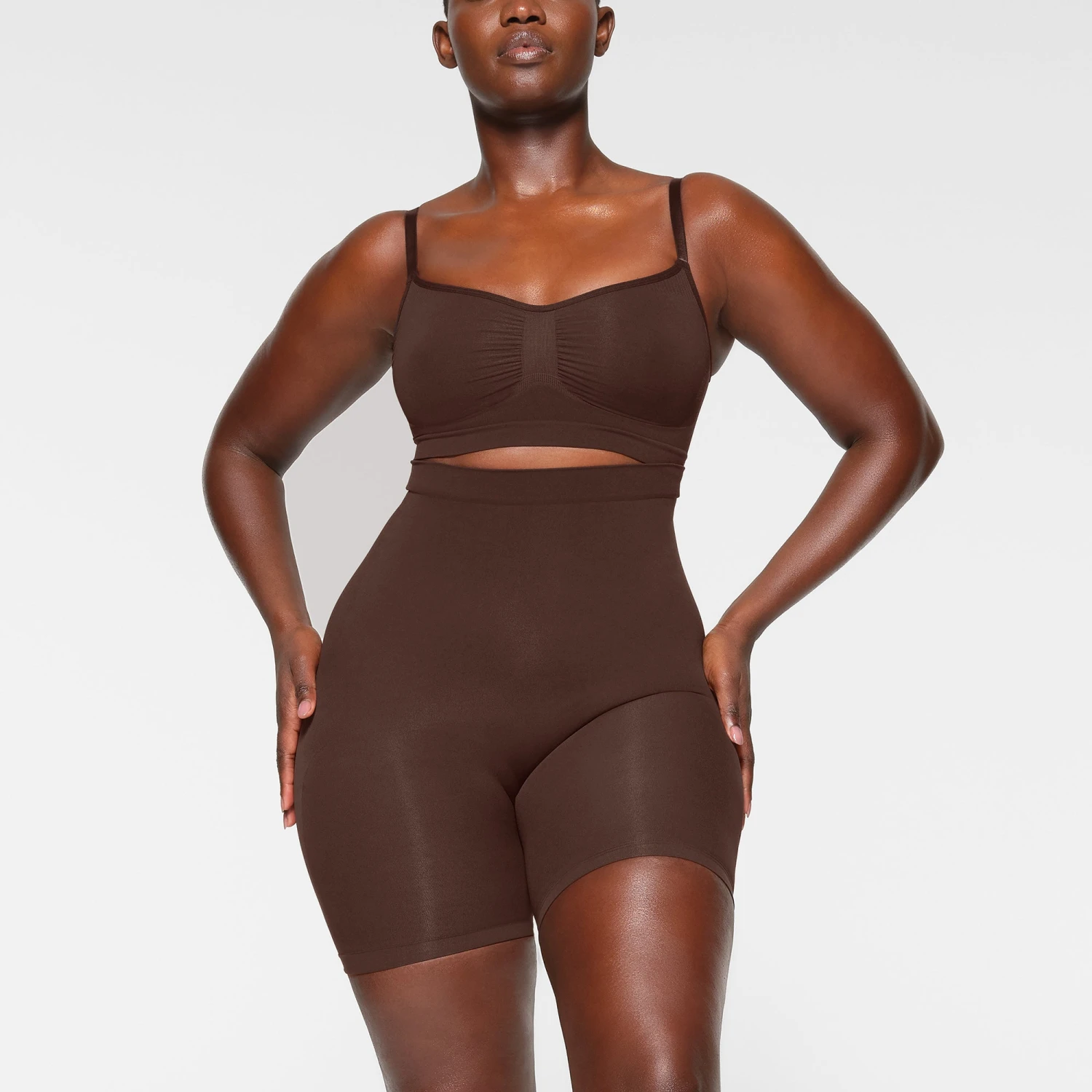 SEAMLESS SCULPT MID THIGH SHORT | ESPRESSO 4 SEAMLESS SCULPT MID THIGH SHORT | ESPRESSO - Image 2