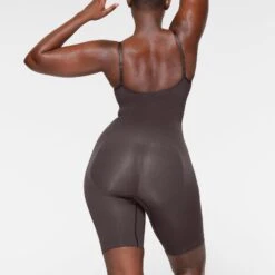 SEAMLESS SCULPT HIGH-WAISTED ABOVE THE KNEE SHORT | ESPRESSO 10 SEAMLESS SCULPT HIGH-WAISTED ABOVE THE KNEE SHORT | ESPRESSO -SWIMwear Sale Store SKIMS SHAPEWEAR BO SHO 3364 IC ESP 0014 BK