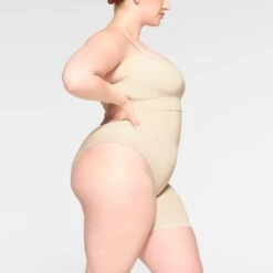 SEAMLESS SCULPT SOLUTION SHORT RIGHT LEG EXPOSED | SAND 9 SEAMLESS SCULPT SOLUTION SHORT RIGHT LEG EXPOSED | SAND -SWIMwear Sale Store SKIMS SHAPEWEAR BO SHO 3366 ID SND 0009 SD 857735ad 74a8 476c b7ec 1a8af9ac198e