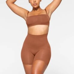 SEAMLESS SCULPT BANDEAU | BRONZE -SWIMwear Sale Store SKIMS SHAPEWEAR BR BAN 2895 IA BRZ 0004 FR