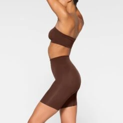 SEAMLESS SCULPT BANDEAU | COCOA -SWIMwear Sale Store SKIMS SHAPEWEAR BR BAN 2895 JA COA 0045 SD