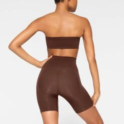 SEAMLESS SCULPT BANDEAU | COCOA -SWIMwear Sale Store SKIMS SHAPEWEAR BR BAN 2895 JA COA 0054 BK