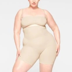 SEAMLESS SCULPT BANDEAU | SAND -SWIMwear Sale Store SKIMS SHAPEWEAR BR BAN 2895 JB SND 0005 FR d334f435 1055 439a b18c 5550bdb7f515