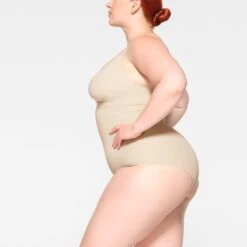 EVERYDAY SCULPT BRALETTE | SAND -SWIMwear Sale Store SKIMS SHAPEWEAR BR SCN 2341 JB SND 0008 SD 232b679f 2dcf 4e89 aef2 890d5314edf1