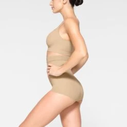 EVERYDAY SCULPT BRALETTE | CLAY -SWIMwear Sale Store SKIMS SHAPEWEAR BR SCN 2341 JC CLY 0009 SD