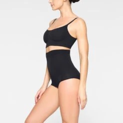 EVERYDAY SCULPT BRALETTE | ONYX 9 EVERYDAY SCULPT BRALETTE | ONYX -SWIMwear Sale Store SKIMS SHAPEWEAR BR SCN 2341 JC ONX 0007 SD