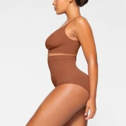 EVERYDAY SCULPT BRALETTE | BRONZE 9 EVERYDAY SCULPT BRALETTE | BRONZE -SWIMwear Sale Store SKIMS SHAPEWEAR BR SCN 2341 KA BRZ 0009 SD