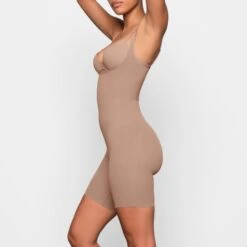 BUTT ENHANCING OPEN BUST BODYSUIT | SIENNA -SWIMwear Sale Store SKIMS SHAPEWEAR SH BDY 2168 ZC SIE 0012