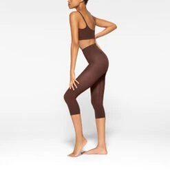 EVERYDAY SCULPT MID WAIST CAPRI | COCOA -SWIMwear Sale Store SKIMS SHAPEWEAR SH CAP 2156 JA COA 0014 SD