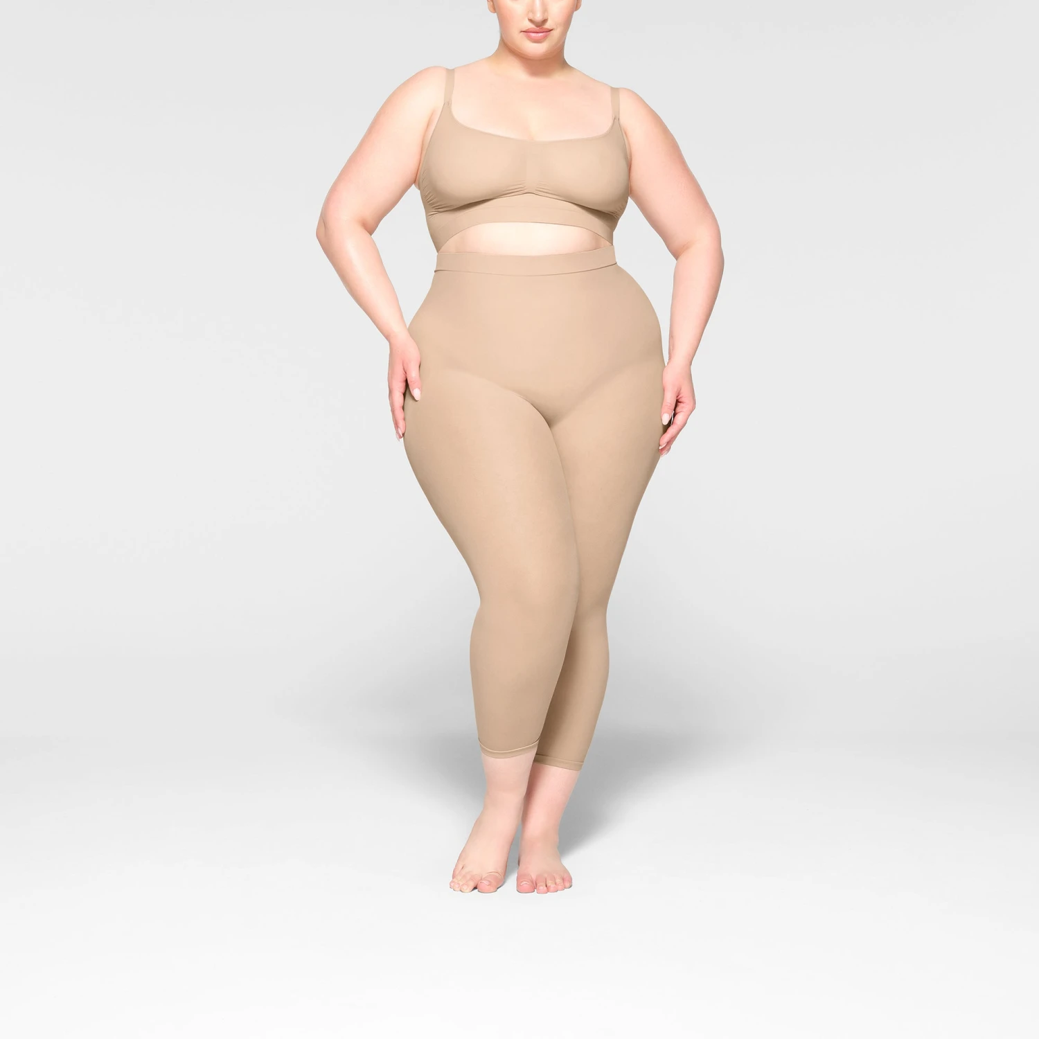 EVERYDAY SCULPT MID WAIST CAPRI | MICA 4 EVERYDAY SCULPT MID WAIST CAPRI | MICA - Image 2