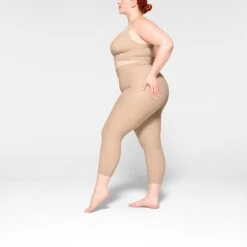 EVERYDAY SCULPT MID WAIST CAPRI | MICA 9 EVERYDAY SCULPT MID WAIST CAPRI | MICA -SWIMwear Sale Store SKIMS SHAPEWEAR SH CAP 2156 JB MCA 0008 SD