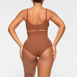 EVERYDAY SCULPT HIGH-WAISTED BRIEF | BRONZE 10 EVERYDAY SCULPT HIGH-WAISTED BRIEF | BRONZE -SWIMwear Sale Store SKIMS SHAPEWEAR SH HWB 2151 KA BRZ 0015 BK