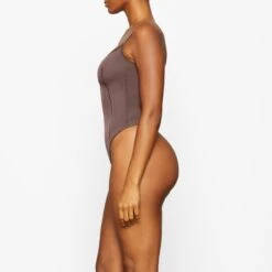 SHEER SCULPT THONG BODYSUIT | COCOA 9 SHEER SCULPT THONG BODYSUIT | COCOA -SWIMwear Sale Store SKIMS SHAPEWEAR SH LBT 0248 YC COA 0012
