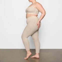 SHEER SCULPT LOW BACK LEGGING | SAND -SWIMwear Sale Store SKIMS SHAPEWEAR SH LEG 2556 DC SND 0027 SD