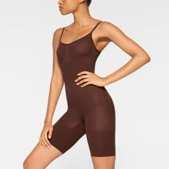 EVERYDAY SCULPT MID THIGH BODYSUIT | COCOA -SWIMwear Sale Store SKIMS SHAPEWEAR SH ONE 2154 JA COA 0011 SD 7939a3b9 2e39 4759 8bfc 67ccdf7c5051