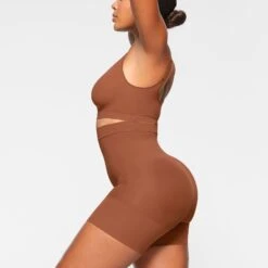 EVERYDAY SCULPT HIGH-WAISTED MID THIGH SHORT | BRONZE -SWIMwear Sale Store SKIMS SHAPEWEAR SH SHO 2152 KA BRZ 0010 SD