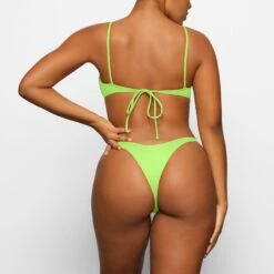 SWIM MICRO SCOOP BIKINI TOP | NEON GREEN -SWIMwear Sale Store SKIMS SWIM BT SCP 2785 CA NGE 0018 BK