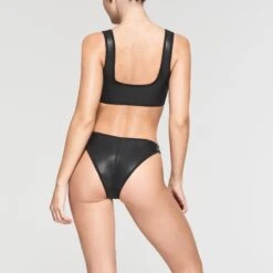 RUBBERIZED SCUBA SWIM SCOOP NECK BIKINI TOP | ONYX -SWIMwear Sale Store SKIMS SWIM BT SCP 3159 NB COA 037