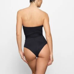 SHAPING SWIM STRAPLESS ONE PIECE | ONYX -SWIMwear Sale Store SKIMS SWIM OP BRF 2772 FD ONX 0023 BK x2 25ed73b3 19f0 4e19 b17c afa6c5186ee5