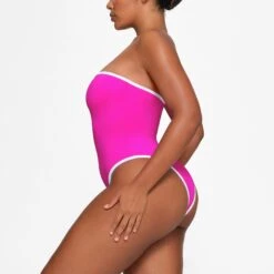 ZIP-UP SWIM STRAPLESS ONE PIECE | HIBISCUS -SWIMwear Sale Store SKIMS SWIM OP BRF 3025 HA HIB 0007 SD