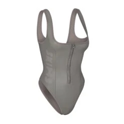 RUBBERIZED SCUBA SWIM SCOOP NECK ONE PIECE | GREY CHALK -SWIMwear Sale Store SKIMS SWIM OP BRF 3164 IRN SIDE